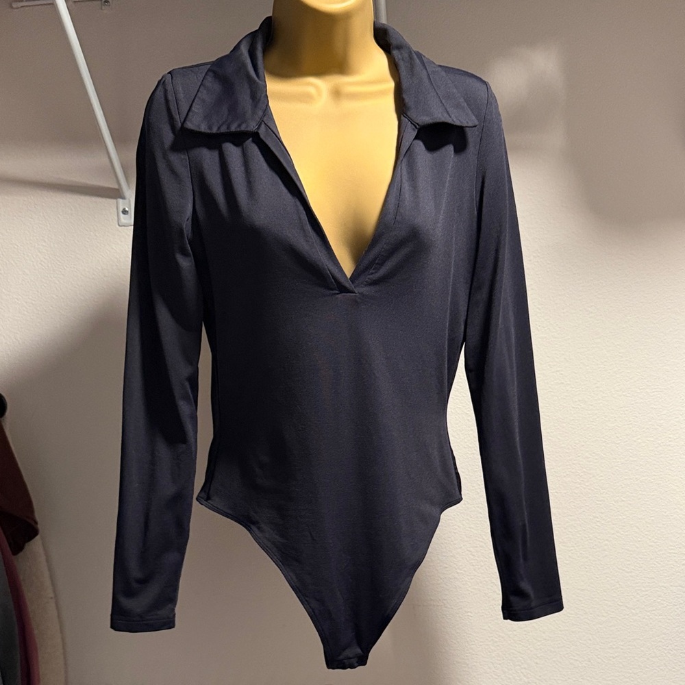 Babaton Original Contour Black Long-Sleeve V-Neck Collared Bodysuit